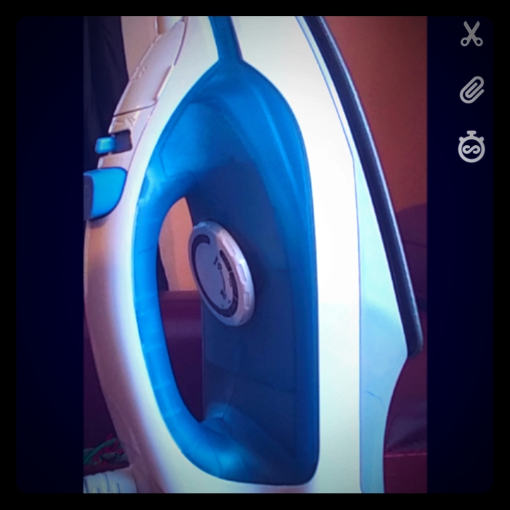Clothes iron